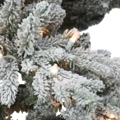 Clearance The Holiday Aisle 9' H Green Realistic Artificial Fir Flocked/Frosted Christmas Tree With 800 Lights